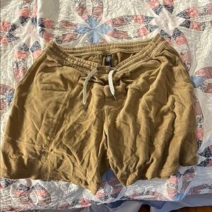 Vuori Tan casual Shorts Versatile and Comfortable - Large